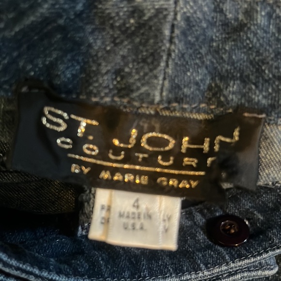 St. John couture jeans. Like new condition - Picture 5 of 5